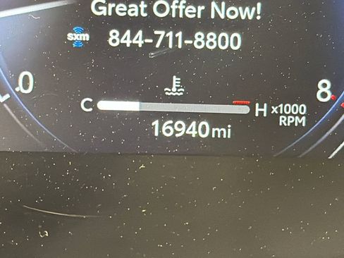 Used 2024 Toyota Highlander Limited FWD image 29