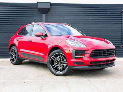 Certified 2021 Porsche Macan image 9
