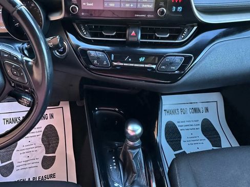 Used 2019 Toyota C-HR XLE image 17