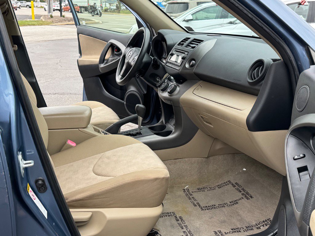 Used 2012 Toyota RAV4 FWD w/ Value Pkg image 19