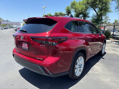 New 2026 Toyota Highlander Limited AWD/4WD image 13