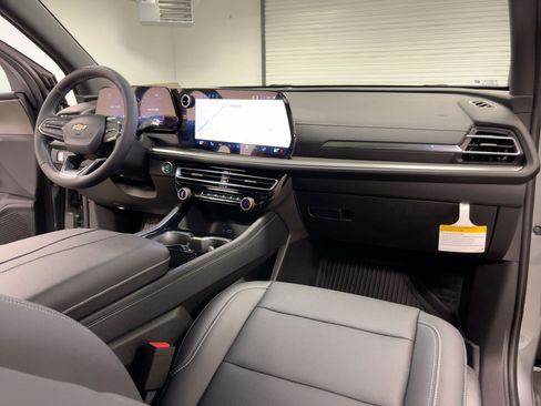 New 2026 Chevrolet Traverse LT w/ Sun and Wheel Package image 29