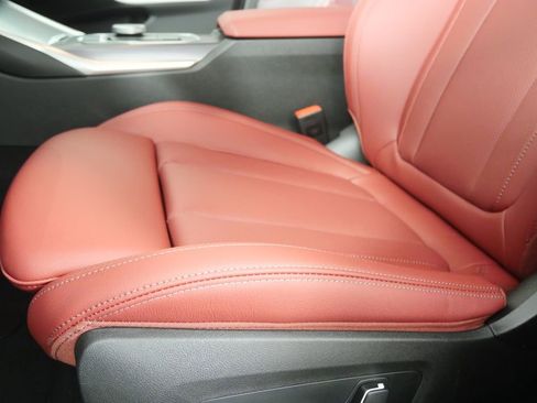 New 2026 BMW 330i Sedan w/ M Sport Package image 9