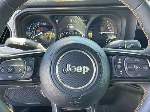 Used 2024 Jeep Wrangler Unlimited w/ Convenience Group image 23