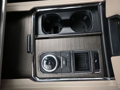 Used 2024 Ford Expedition Max Limited image 19