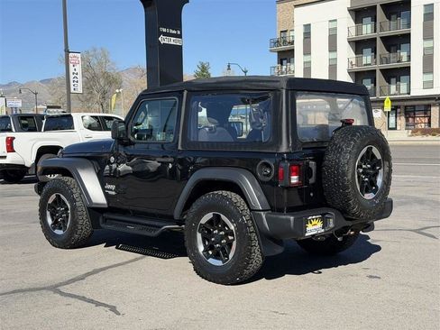 Used 2018 Jeep Wrangler Sport image 5