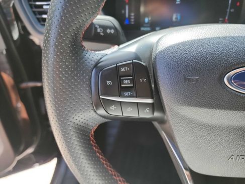 Used 2023 Ford Escape ST-Line FWD image 17