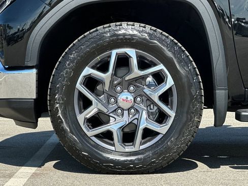 New 2026 GMC Sierra 1500 SLE w/ Preferred Package image 24