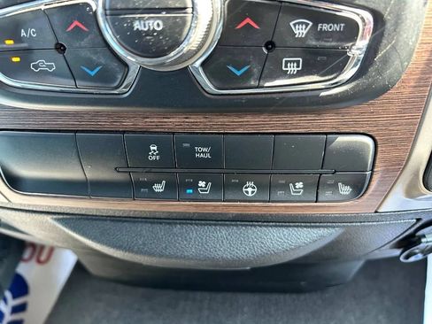 Used 2017 RAM 1500 Laramie RWD image 23