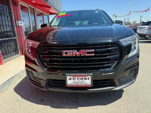 Used 2022 GMC Terrain SLE w/ Driver Convenience Package AWD/4WD image 4
