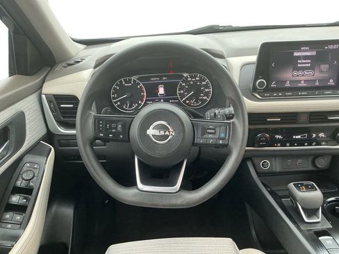 Used 2023 Nissan Rogue SV image 18