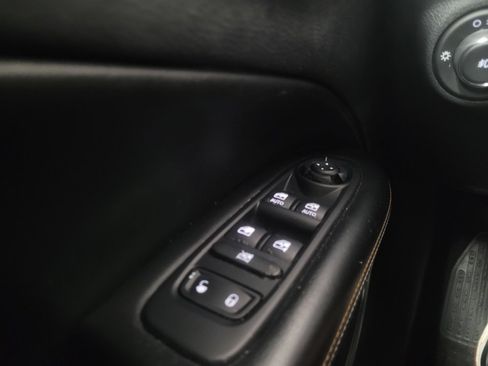 Used 2019 Jeep Compass Latitude w/ Popular Equipment Group AWD/4WD image 27