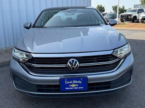 Used 2024 Volkswagen Jetta SE FWD image 15