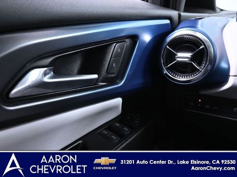 New 2025 Chevrolet Equinox EV LT image 22