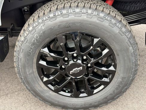 New 2026 Chevrolet Silverado 2500 Custom w/ Custom Convenience Package image 8