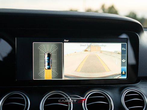 Used 2018 Mercedes-Benz E 300 image 32