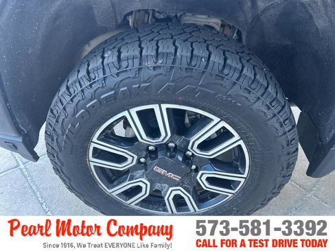 Used 2022 GMC Sierra 2500 AT4 w/ AT4 Premium Plus Package image 9