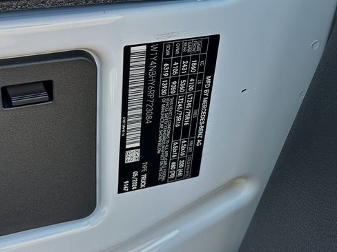 Used 2024 Mercedes-Benz Sprinter 144 Cargo image 32