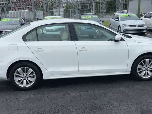 Used 2015 Volkswagen Jetta SE FWD image 9