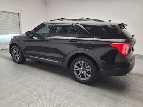 Used 2022 Ford Explorer XLT w/ Equipment Group 202A AWD/4WD image 3