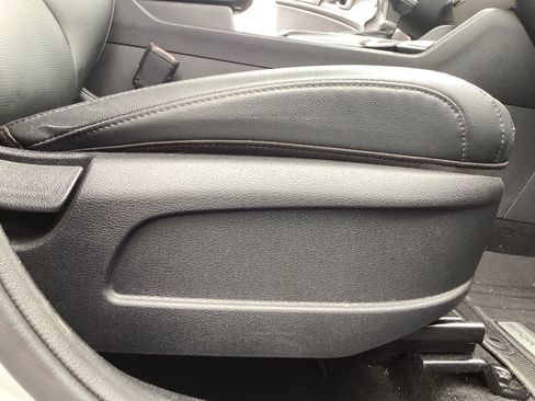 Used 2026 Kia Sportage EX w/ EX Panorama Roof Package FWD image 17