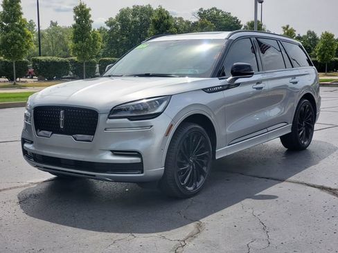 Used 2024 Lincoln Aviator Reserve w/ Jet Package AWD/4WD image 2