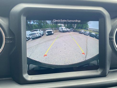 Used 2021 Jeep Wrangler Unlimited Sahara w/ Safety Group AWD/4WD image 30