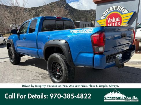 Used 2018 Toyota Tacoma TRD Sport w/ TRD Premium Sport Package image 5