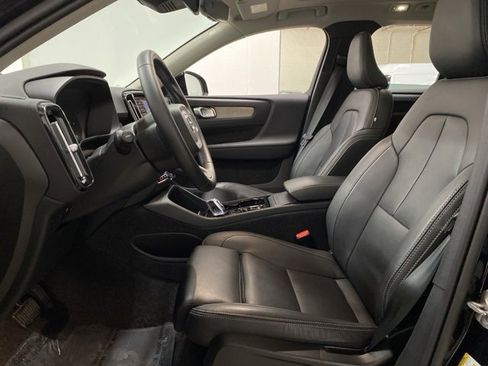 Used 2025 Volvo XC40 B5 Plus image 66