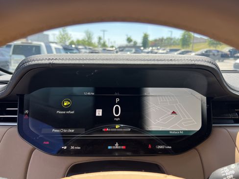 Certified 2025 Land Rover Range Rover Long Wheelbase SE image 23