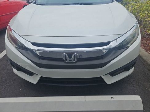 Used 2016 Honda Civic Touring image 5