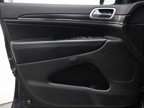 Used 2018 Jeep Grand Cherokee Limited image 12