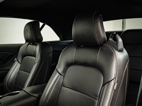 Used 2025 Ford Mustang Premium image 22