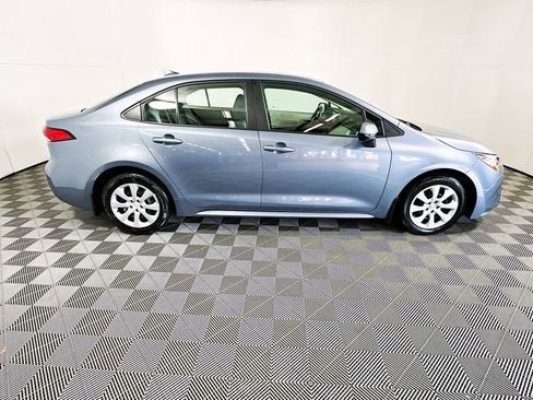 Used 2024 Toyota Corolla LE image 2