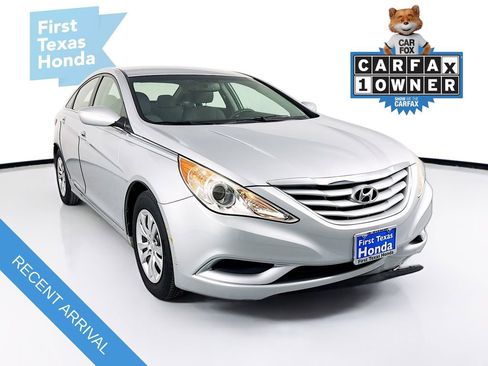 Used 2011 Hyundai Sonata GLS image 1