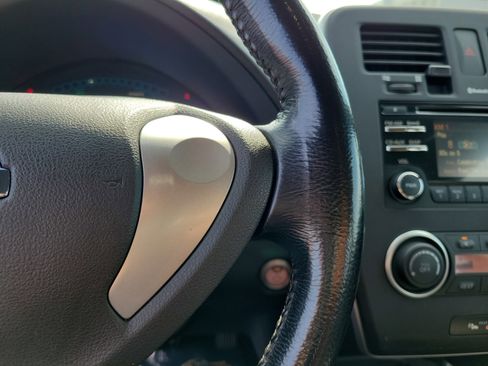Used 2013 Nissan Leaf S FWD image 23