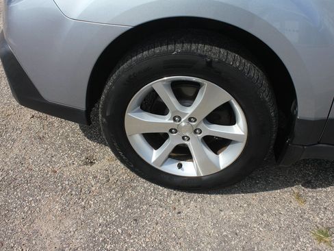 Used 2013 Subaru Outback 2.5i Limited AWD/4WD image 55