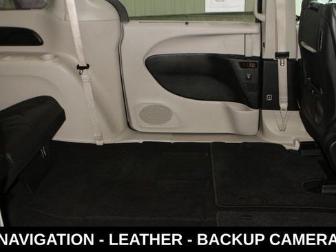 Used 2020 Chrysler Pacifica Touring-L Plus w/ Tire & Wheel Group FWD image 25