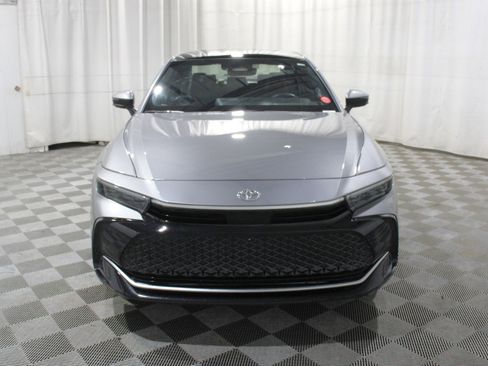 Used 2025 Toyota Crown Limited image 26