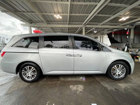 Used 2011 Honda Odyssey EX-L image 2