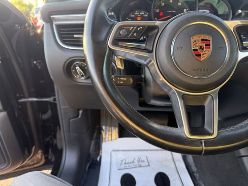 Used 2018 Porsche Macan AWD/4WD image 19