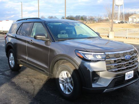 New 2026 Ford Explorer Active AWD/4WD image 10