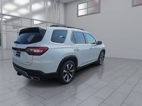 Certified 2025 Honda Pilot Elite image 11