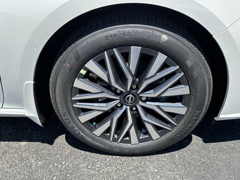 New 2026 Nissan Altima 2.5 SV FWD image 11