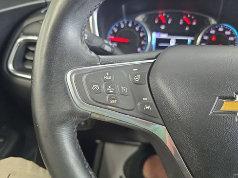 Used 2018 Chevrolet Equinox Premier image 19