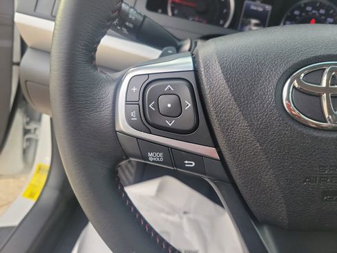 Used 2017 Toyota Camry SE image 25