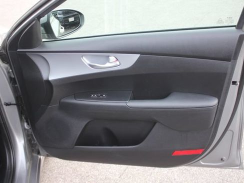 Used 2024 Kia Forte LXS FWD image 28
