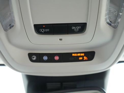 Used 2025 Buick Envision Preferred AWD/4WD image 29