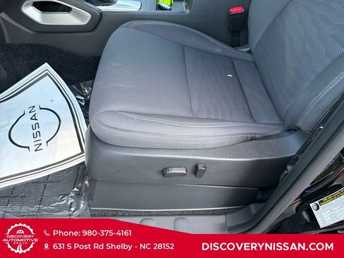 Certified 2023 Nissan Frontier SV w/ Technology Package AWD/4WD image 12
