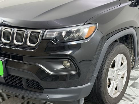 Used 2022 Jeep Compass Latitude FWD image 11
